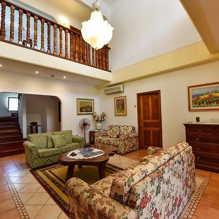 Jessies Guest House Seychelles ボー・ヴァロン エクステリア 写真