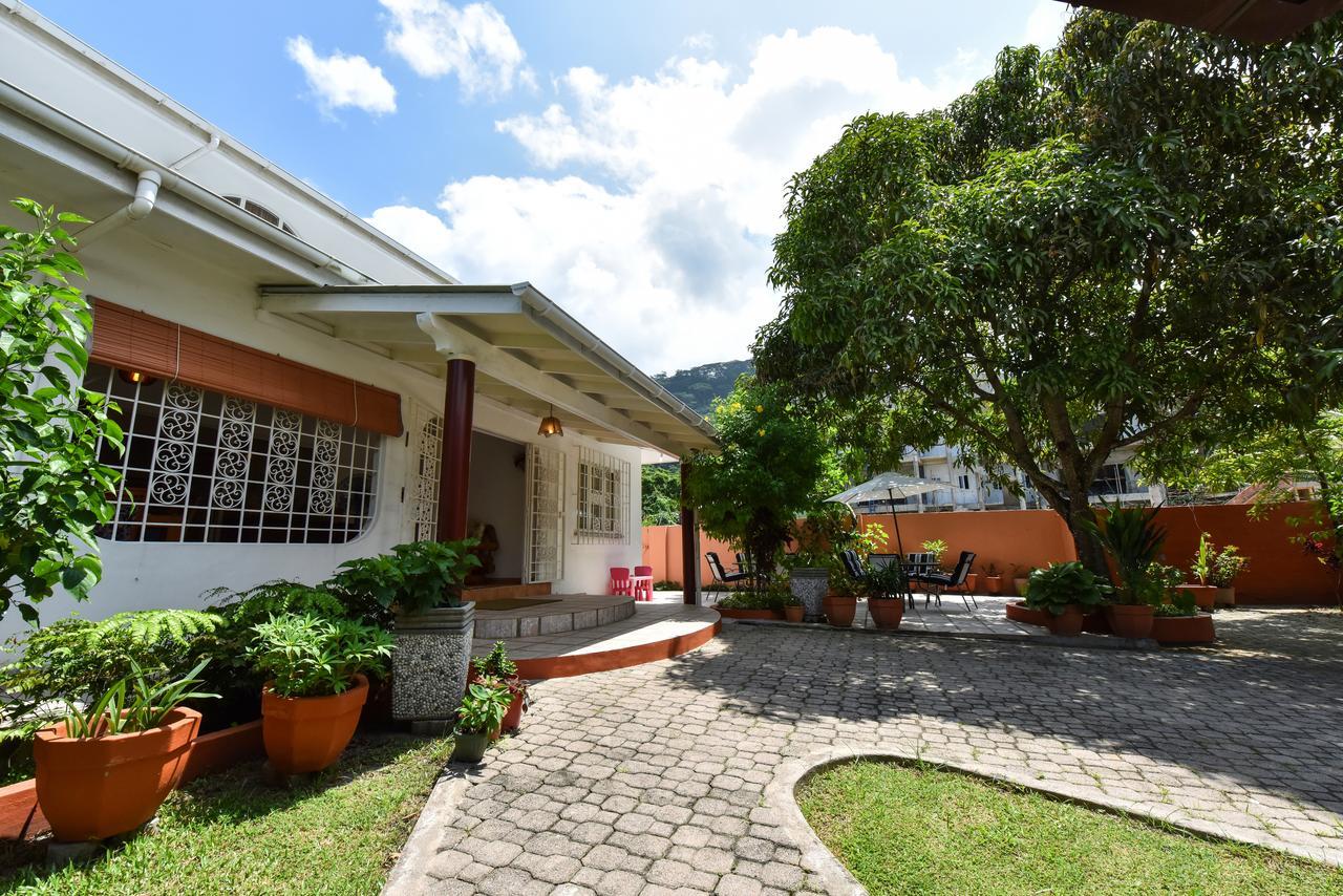 Jessies Guest House Seychelles ボー・ヴァロン エクステリア 写真