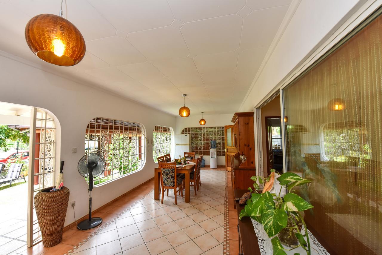 Jessies Guest House Seychelles ボー・ヴァロン エクステリア 写真